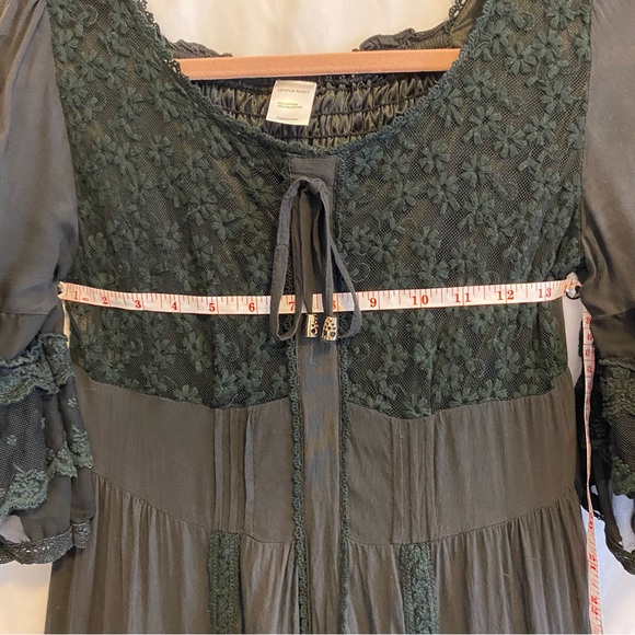 Anna-Kaci black flowing Tunic/Shirt Size Medium; lined with 3/4 sleeves - Picture 6 of 9